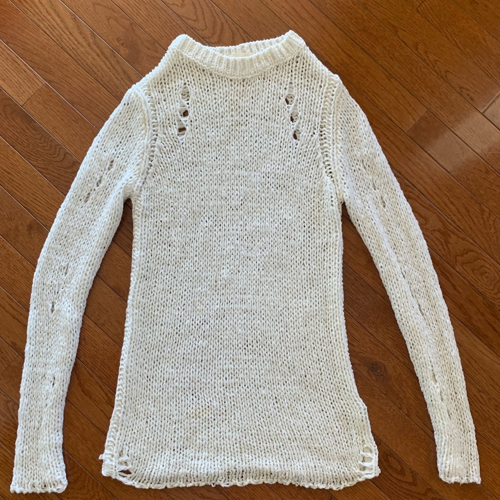 Small magnolia south light sweater in white